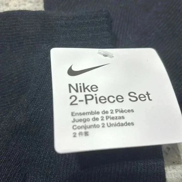 Nike 2 pc.Toddler Beanie/Mittens set,embroidered logo,stretch,warm,winter hat - Picture 5 of 9